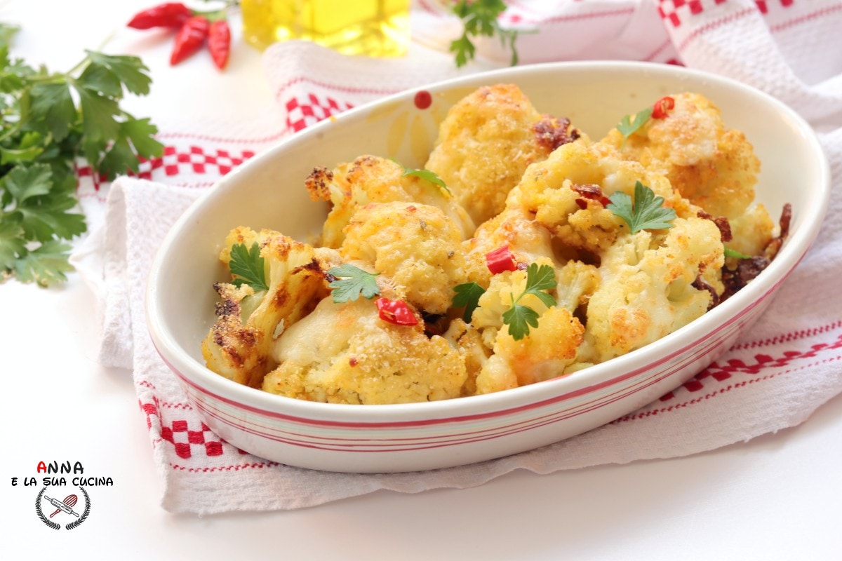 Chou-fleur pané et gratiné au four avec paprika et mozzarella