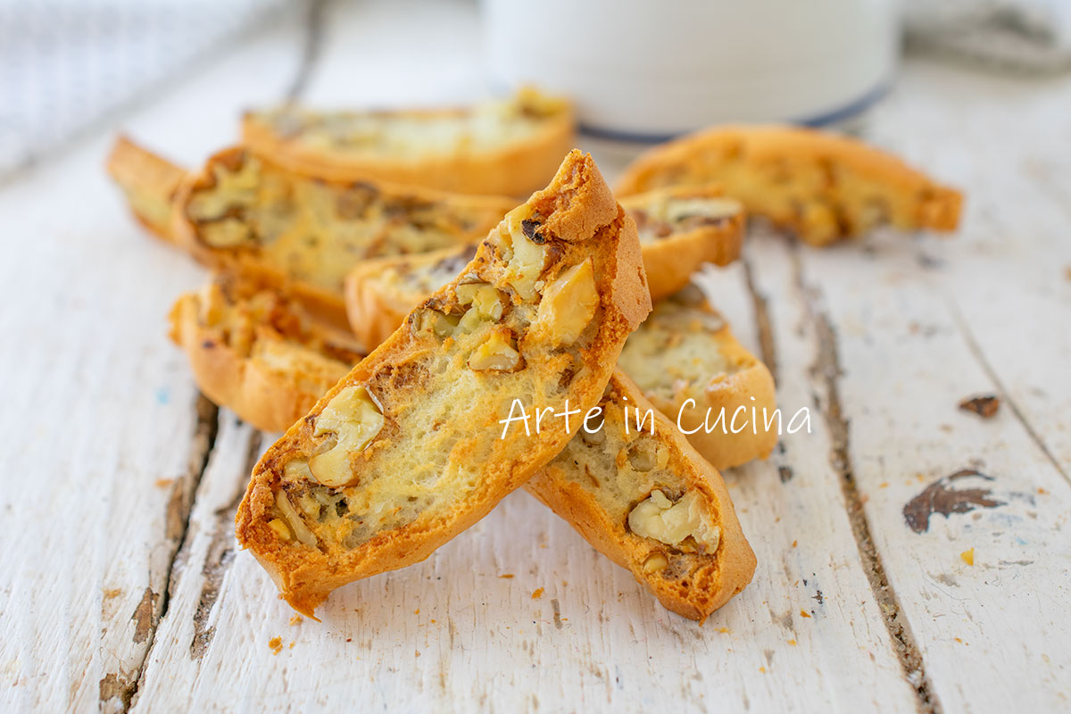 Biscuits aux blancs d&rsquo;œufs et aux noix