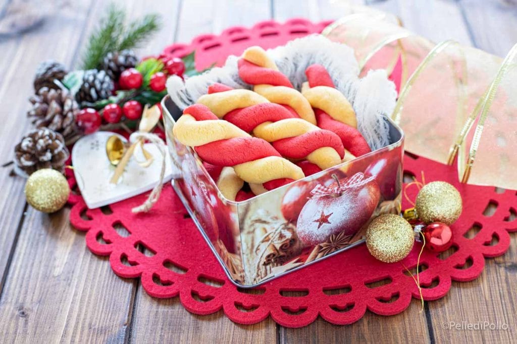 biscuits de noël bicolores blancs et rouges