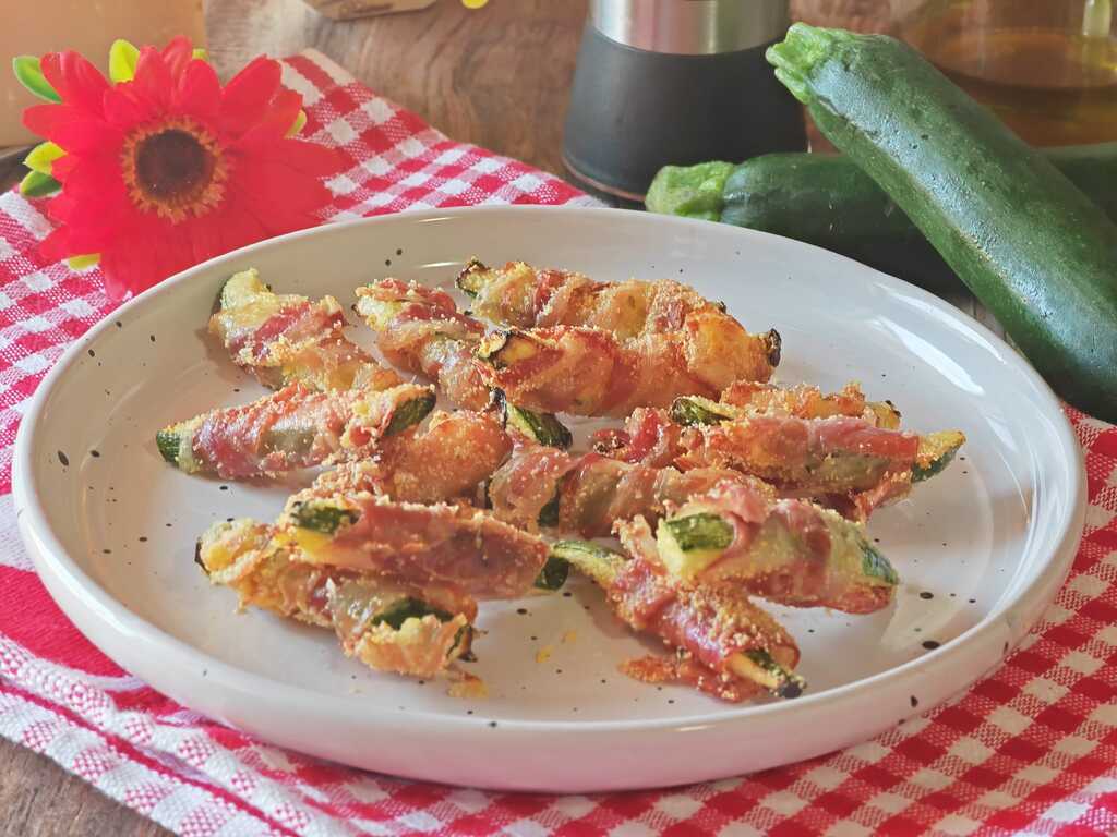 Bâtonnets de courgettes au lard