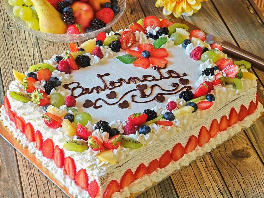 Gâteau de fruits rectangulaire