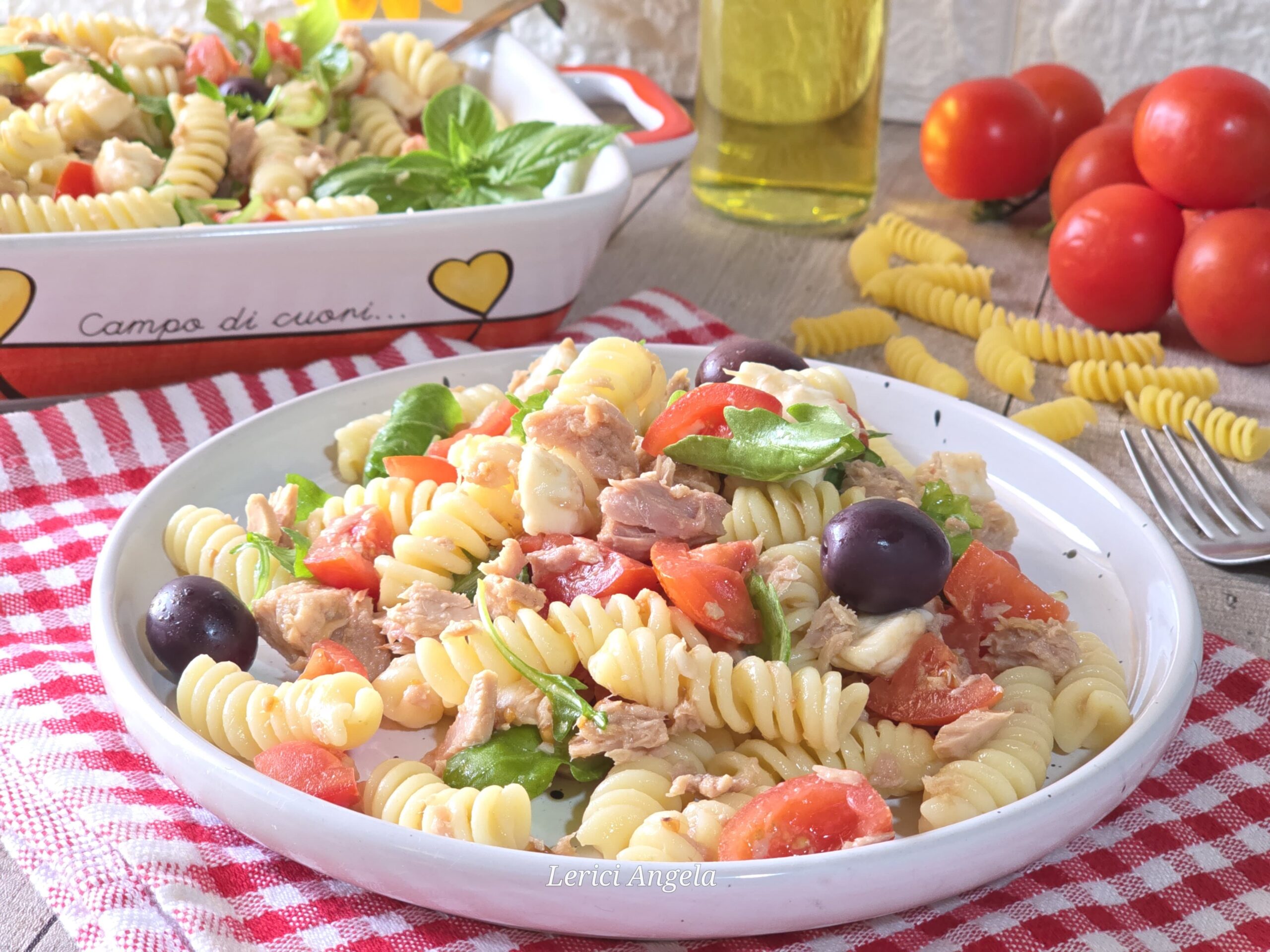 Salade de pâtes au thon, roquette et tomates cerises