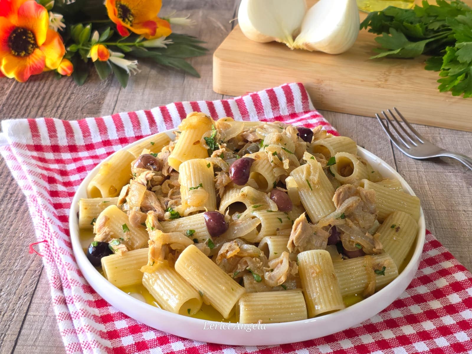 Pâtes au thon et oignon