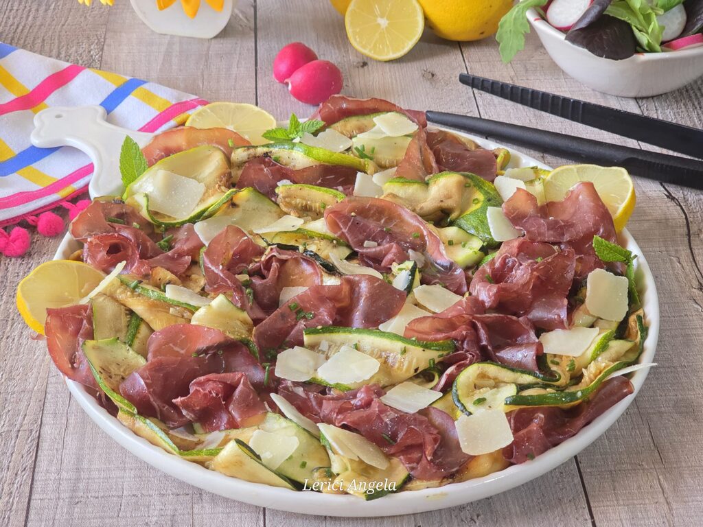 Salade de courgettes avec bresaola au citron