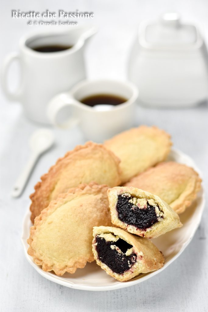 bocconotti calabrais recette à la moutarde de raisin