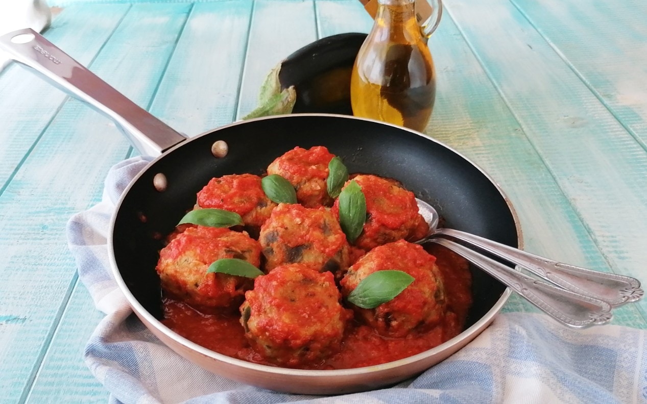 BOULETTES D’AUBERGINES À LA SAUCE SANS FRITURE