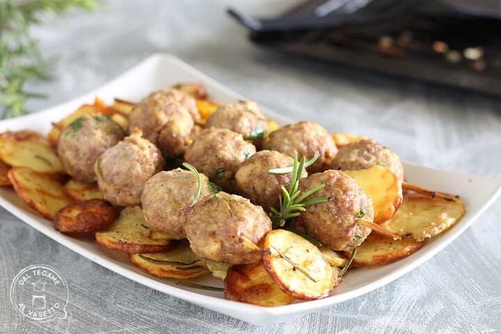Boulettes et pommes de terre à la friteuse à air