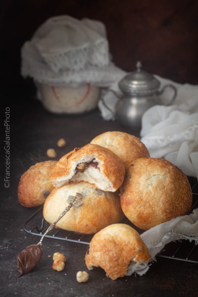 Brioches fourrées aux noisettes et chocolat