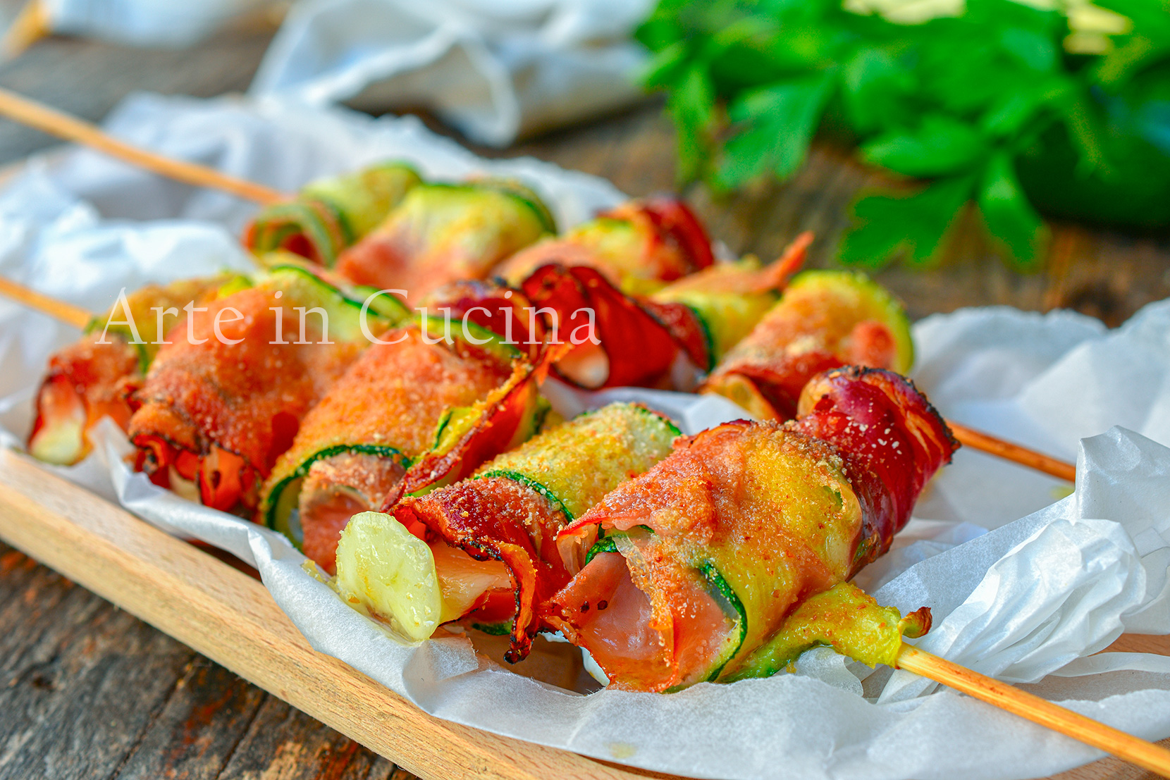 Brochettes de courgettes et speck gratinées en 10 minutes