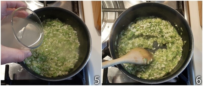 c. cuire le risotto avec les courgettes en ajoutant du bouillon de légumes