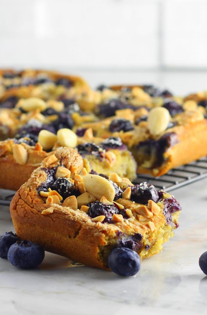 Gâteau aux haricots cannellini et myrtilles
