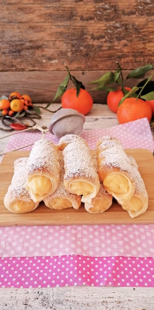 cannolis de pâte feuilletée à la crème