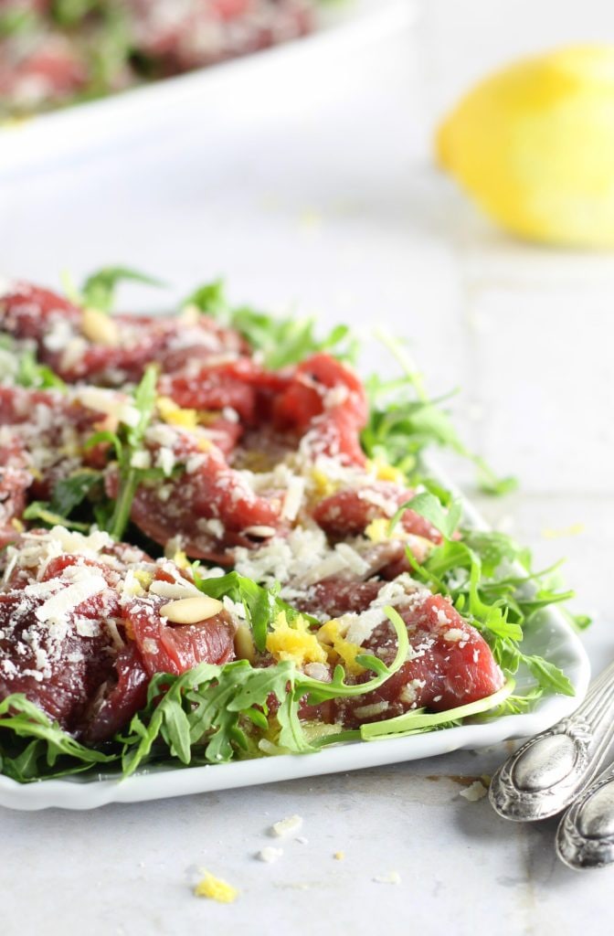 Carpaccio de bœuf parmesan roquette et pignons