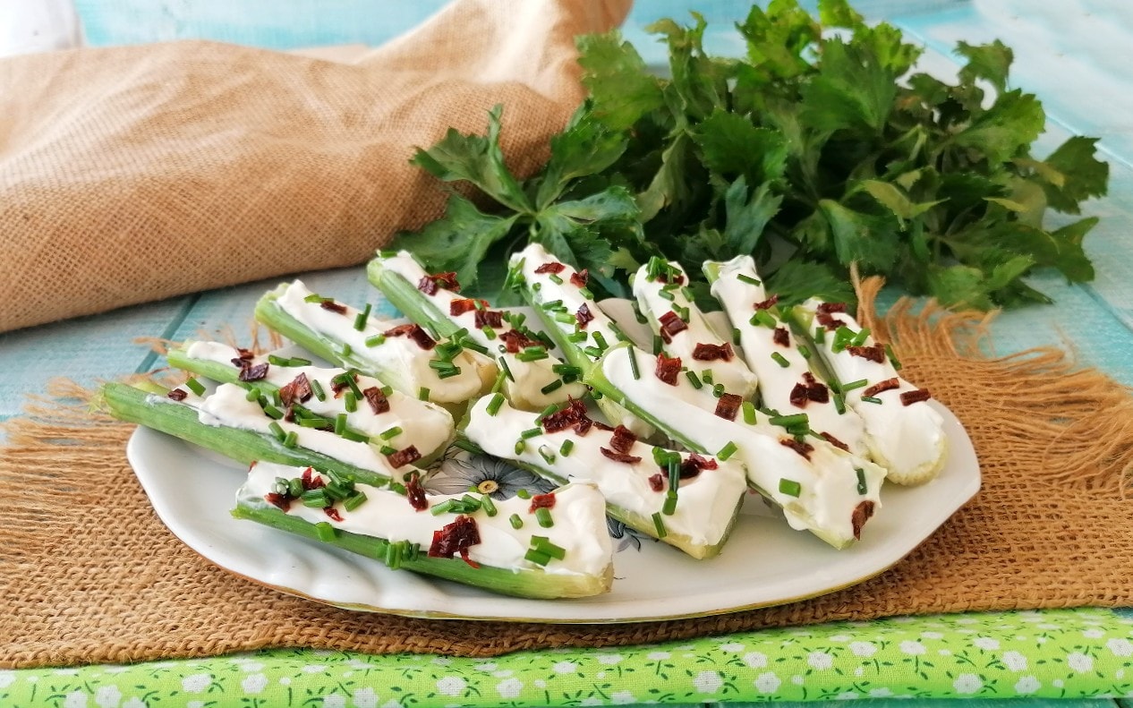 CÉLERI FARCIS APÉRITIF FACILE FRAIS ET RAPIDE