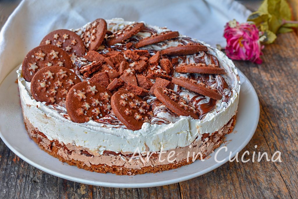 Cheesecake glacé avec émiettée de pan di stelle