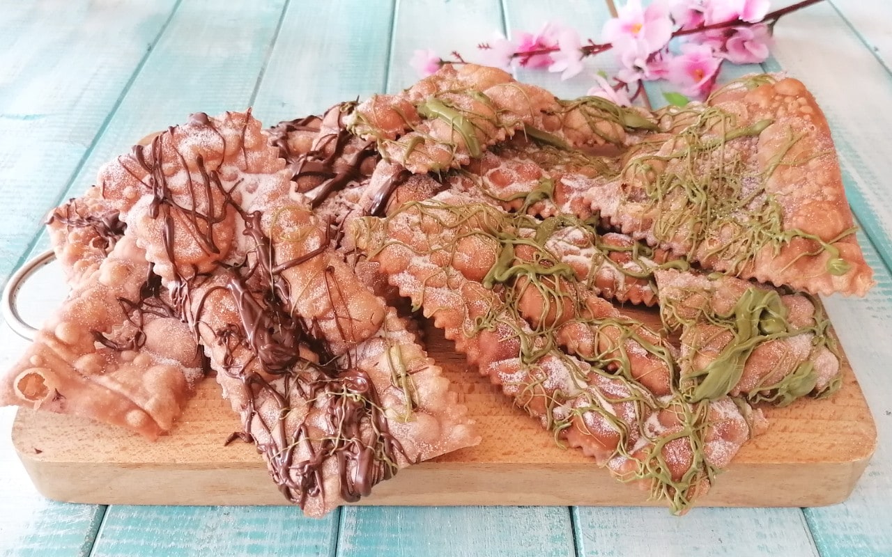 CHIACCHIÈRE AU CACAO DÉLICIEUSES ET LÉGÈRES