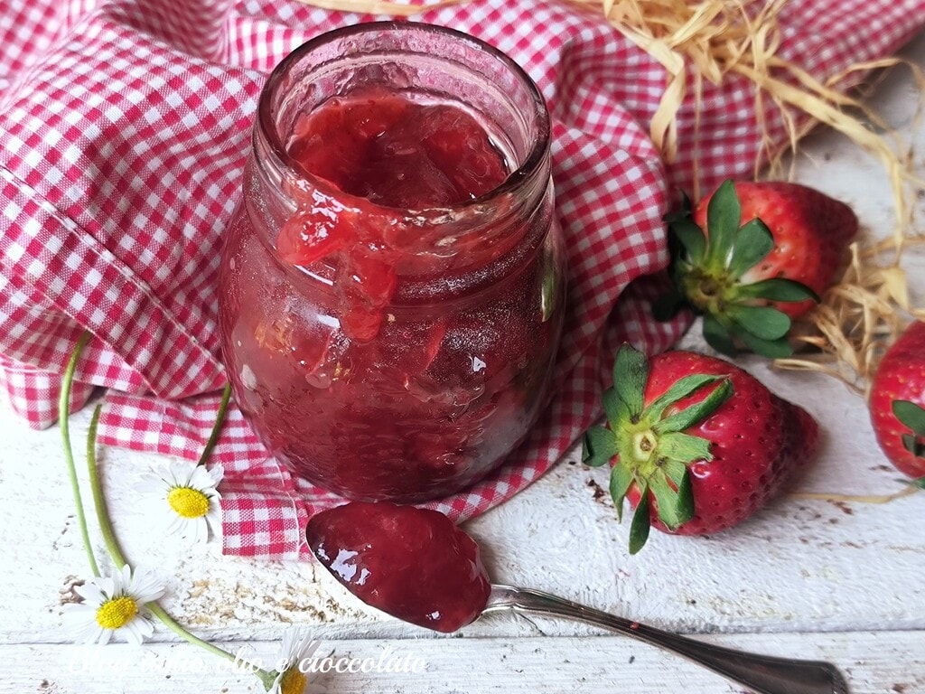 Confiture de fraises Bimby fraîche et délicieuse prête en quelques minutes pour être dégustée avec cuisson à varoma