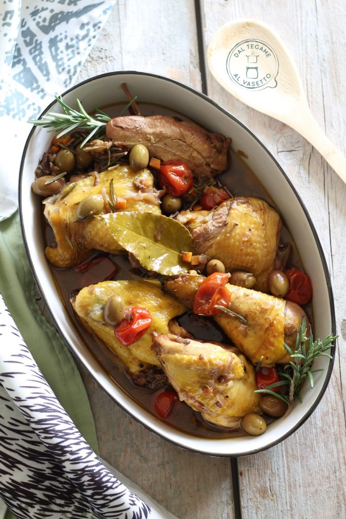 coq à la livournaise avec olives et tomates cerises dans la cocotte-minute électrique
