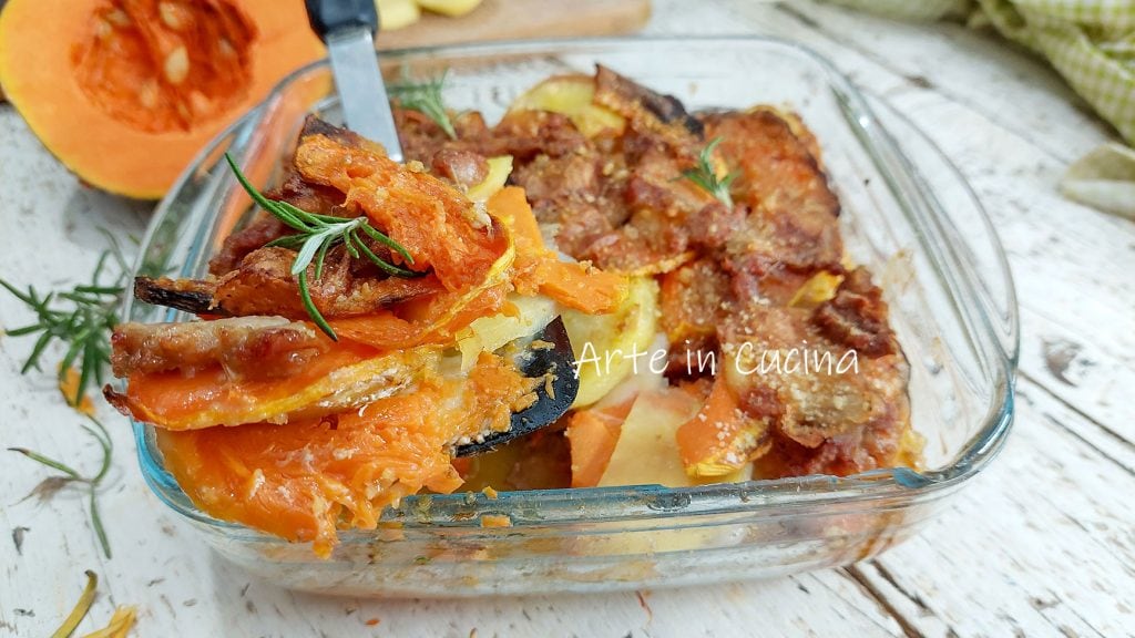 COURGE POMMES DE TERRE et SAUCISSE au four