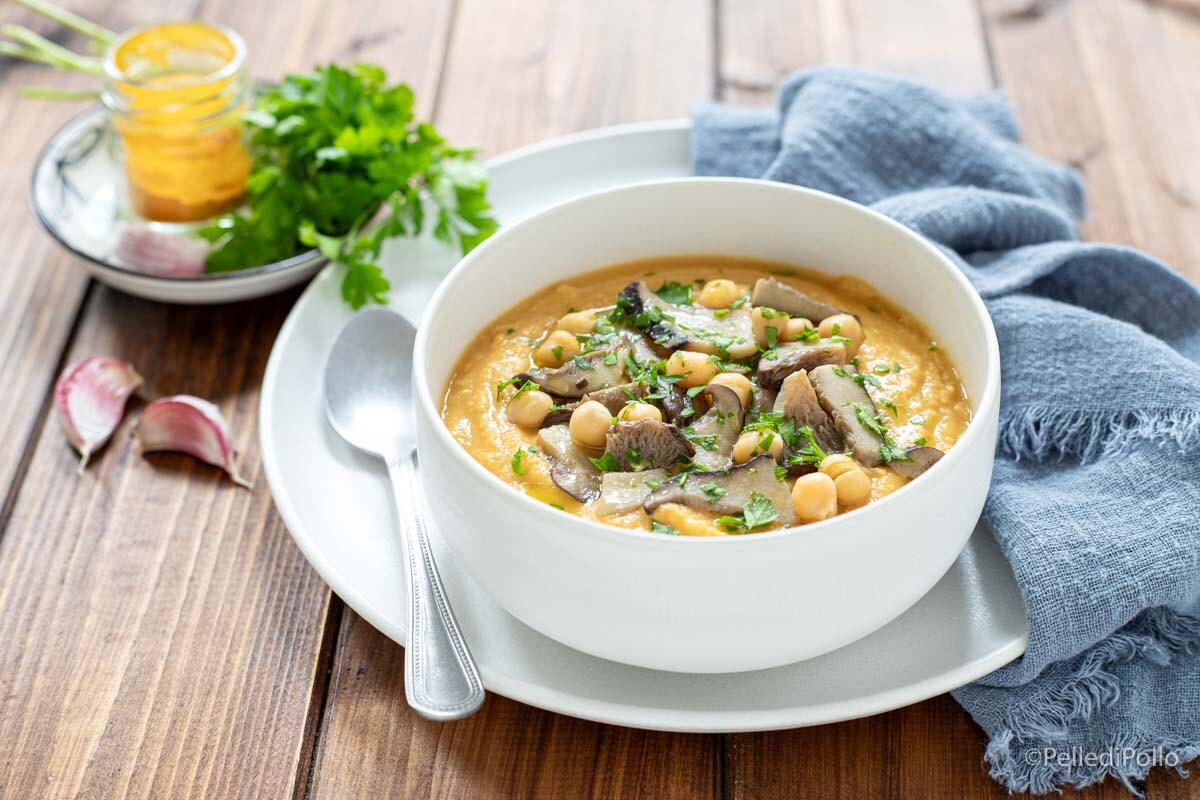 Crème de pois chiches et champignons au curry