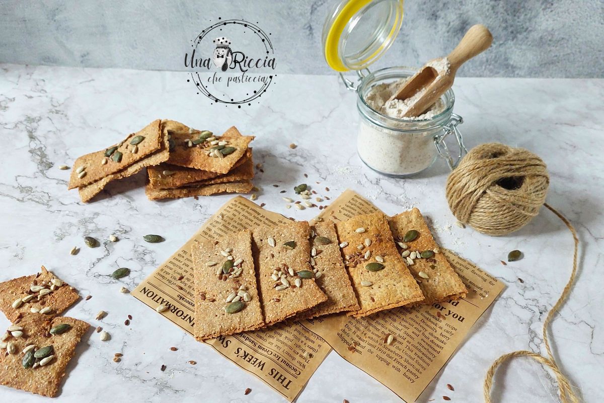 Crackers complets avec graines mélangées