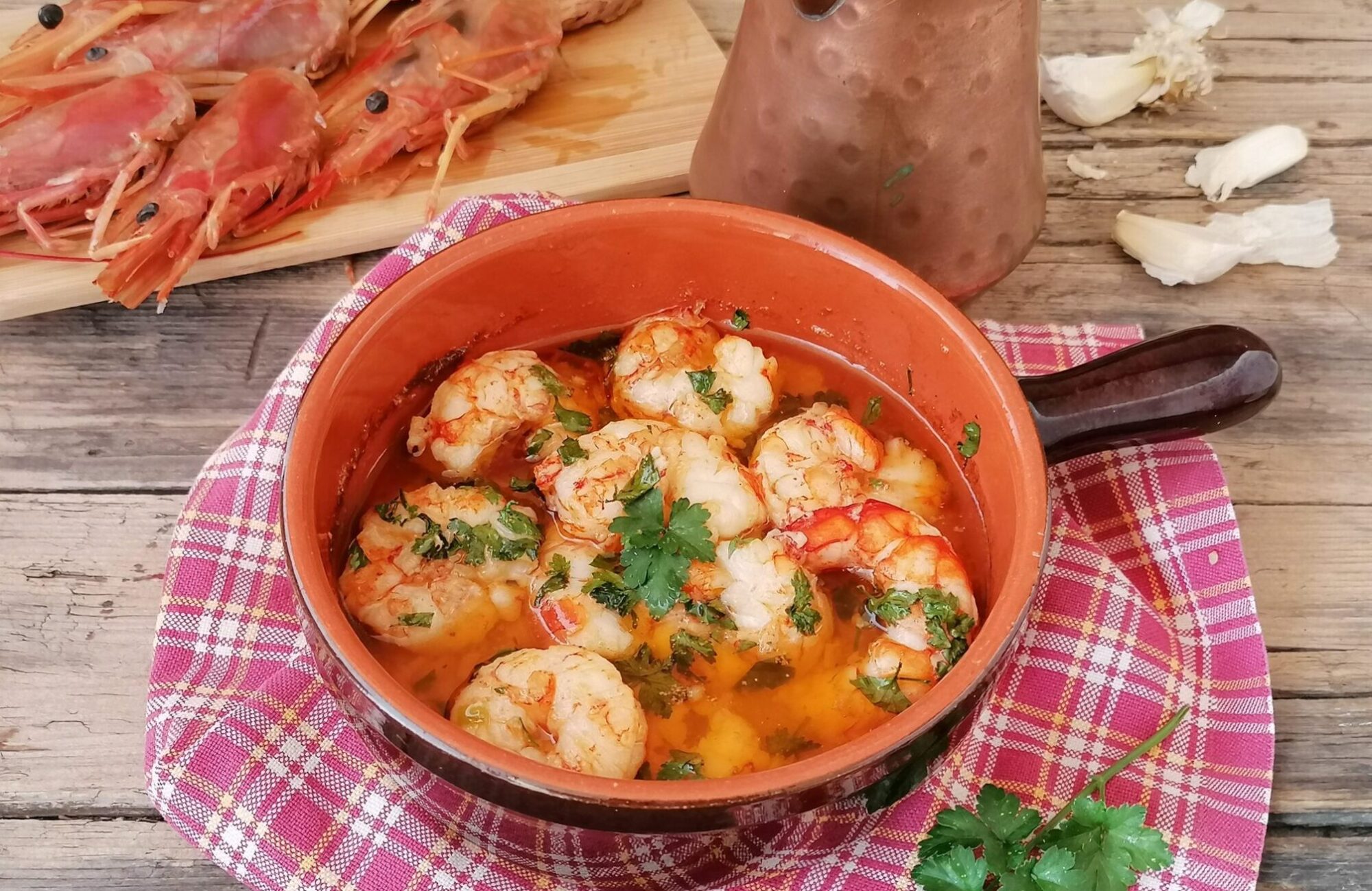 CREVETTES À L’AIL FACILES RAPIDES ET SAVOUREUSES