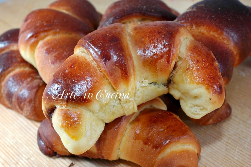 Croissants moelleux et faciles vickyart art en cuisine