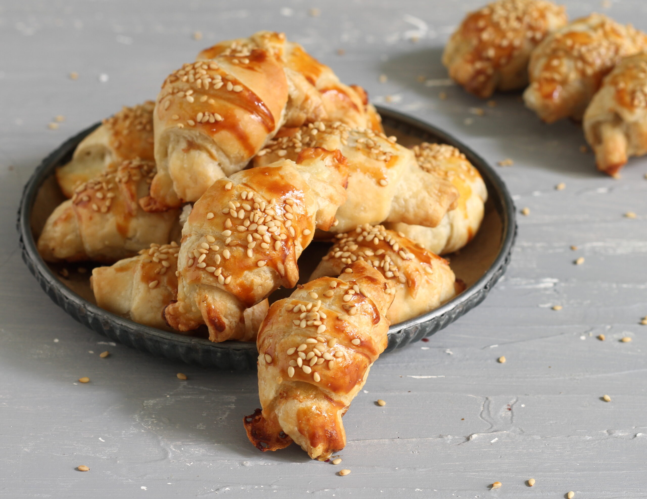 Croissants salés saucisse et fromage