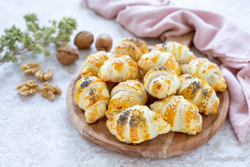 croissants feuilletés salés à la ricotta et aux noix