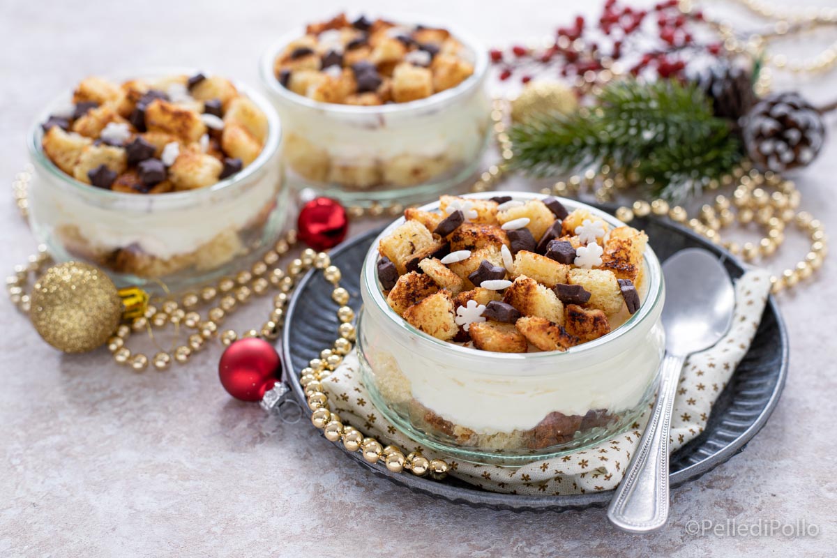 Crumble de pandoro avec crème au chocolat blanc
