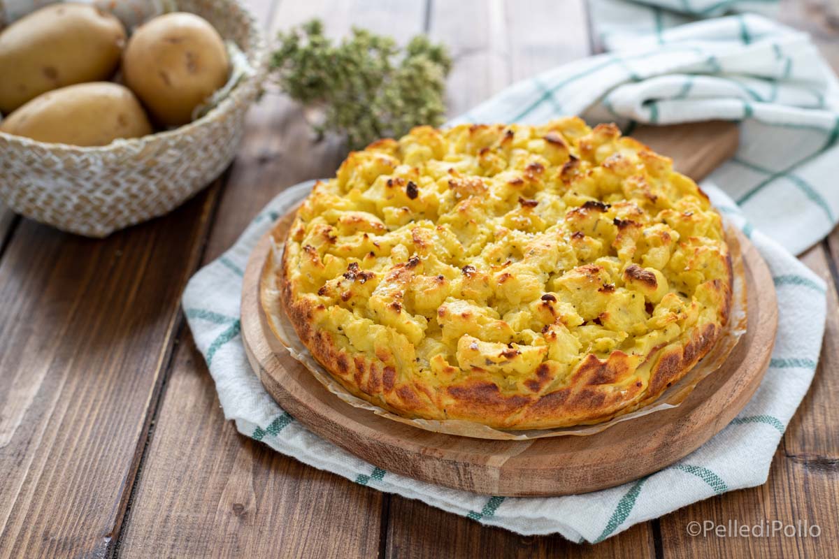 Crumble de pommes de terre avec jambon et fromage