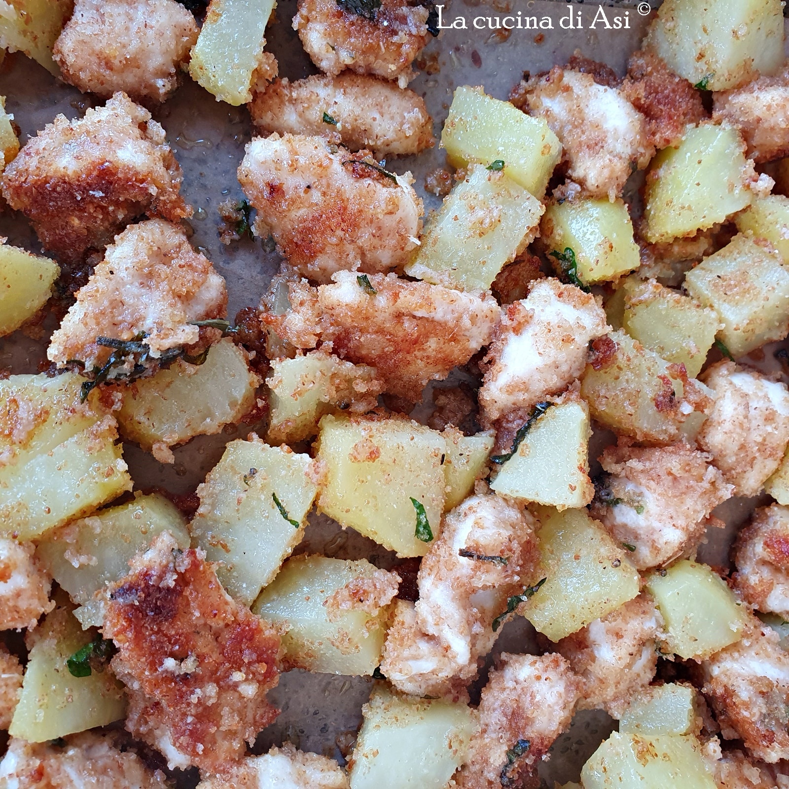 Dés de poulet et pommes de terre au four