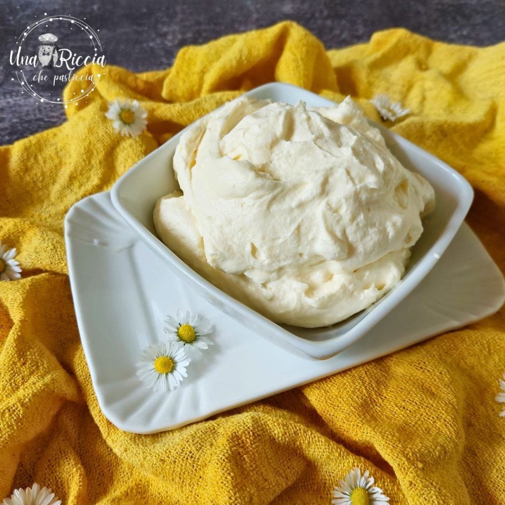 détail crème chantilly à l'italienne