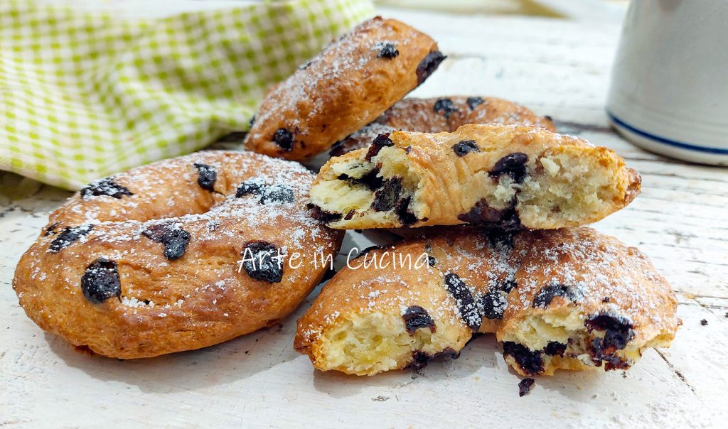DONUTS de PÂTE SABLÉE avec des pépites de chocolat