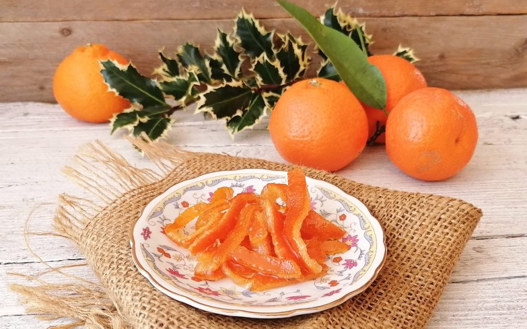 écorces de mandarines confites