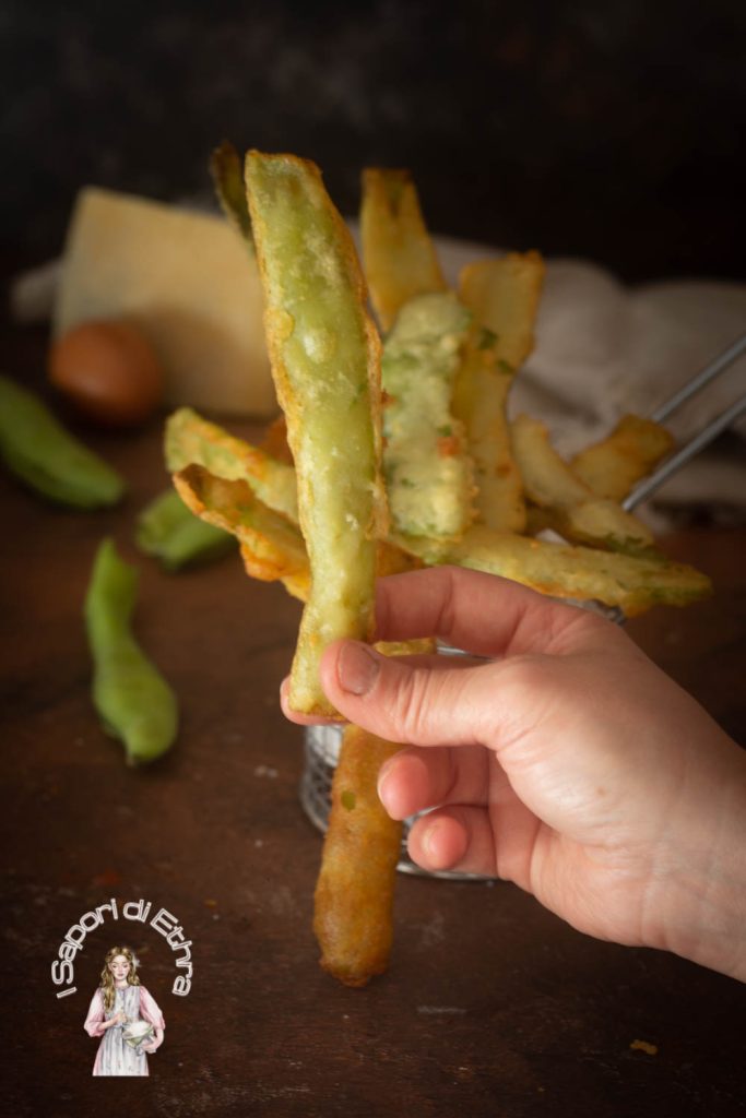 Épluchures de fèves frites en beignet