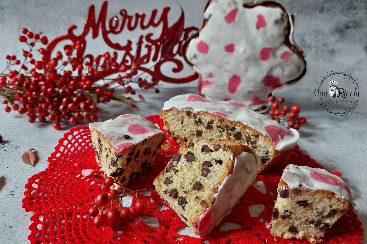 Étoile de Noël avec pépites de chocolat (similaire au panettone)