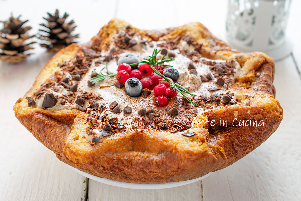 Étoile de pandoro au café