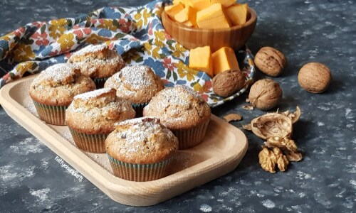 Muffins à la citrouille avec noix et chocolat