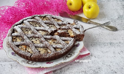 Tarte au cacao avec ricotta et pommes