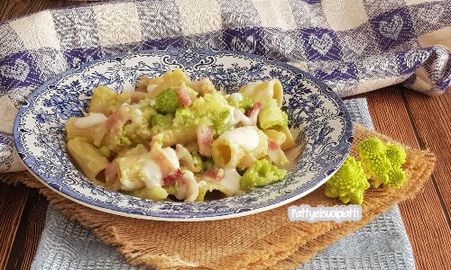 Pâtes avec brocoli romanesco et guanciale