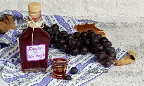 Liqueur de raisin fraise