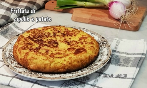 Omelette aux oignons et pommes de terre