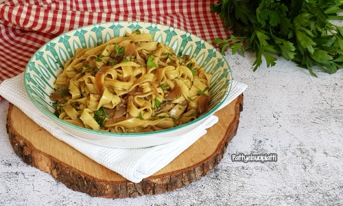 Tagliatelles aux champignons en blanc