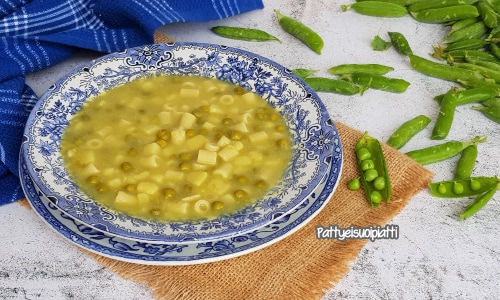 Soupe de pâtes aux petits pois et pommes de terre