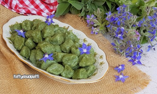 Gnocchis de pommes de terre et bourrache