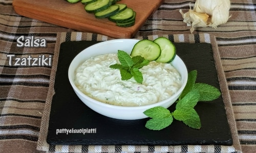 Recette grecque modifiée de la sauce Tzatziki