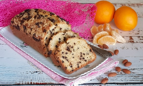 Cake à l’orange avec chocolat et amandes