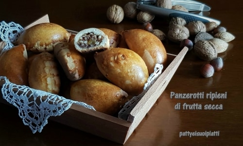 Panzerotti fourrés aux fruits secs