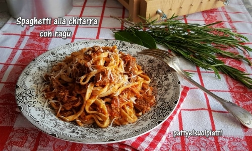 Spaghetti alla chitarra avec ragù